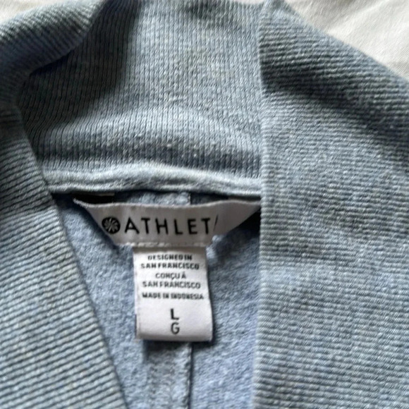 Athleta Light Blue long sleeve pullover size large - Picture 4 of 7